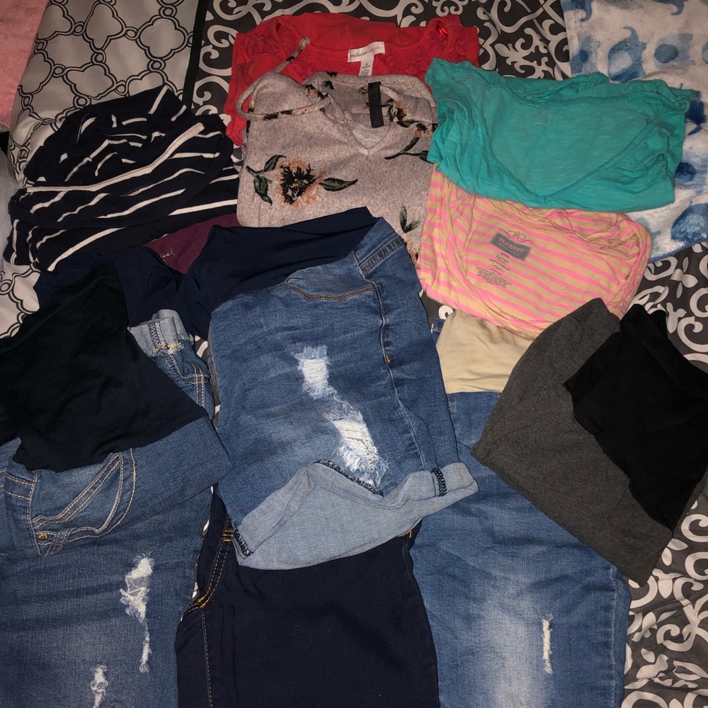 Bundle of maternity clothes size S,M & L
